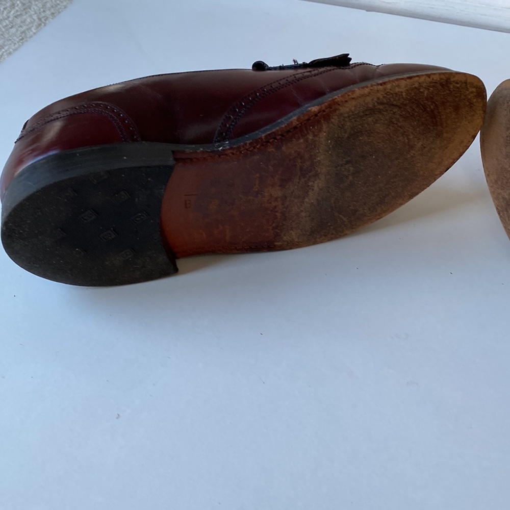 One pair of brown Bostonian Classic Dress Shoes with tassel - Picture 11 of 11